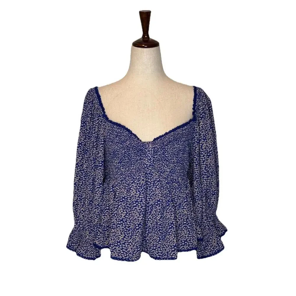 Free People Britnee Floral Cropped Peplum Smocked Puff Sleeve Top M Blue White - Picture 2 of 9